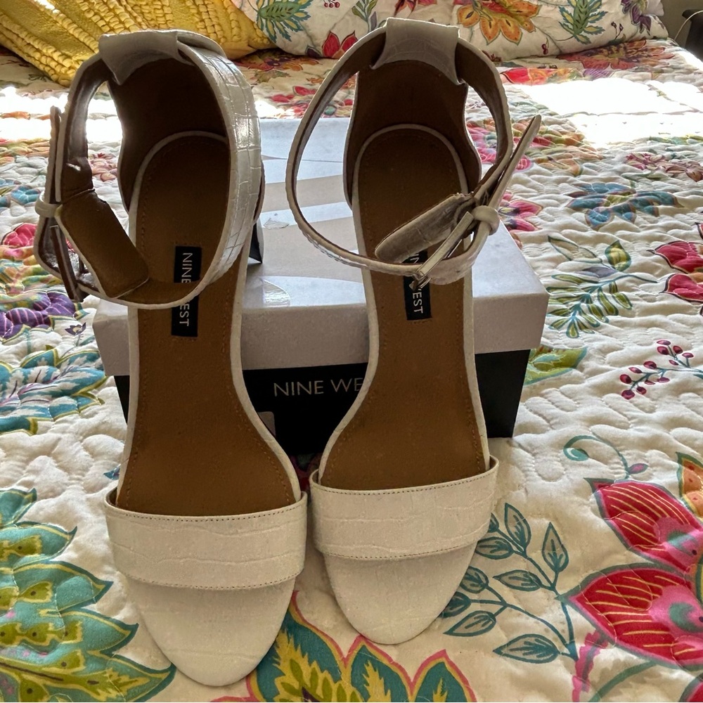 NINE WEST SANDALS NWT 8.5M🤍🩷 - Picture 7 of 14